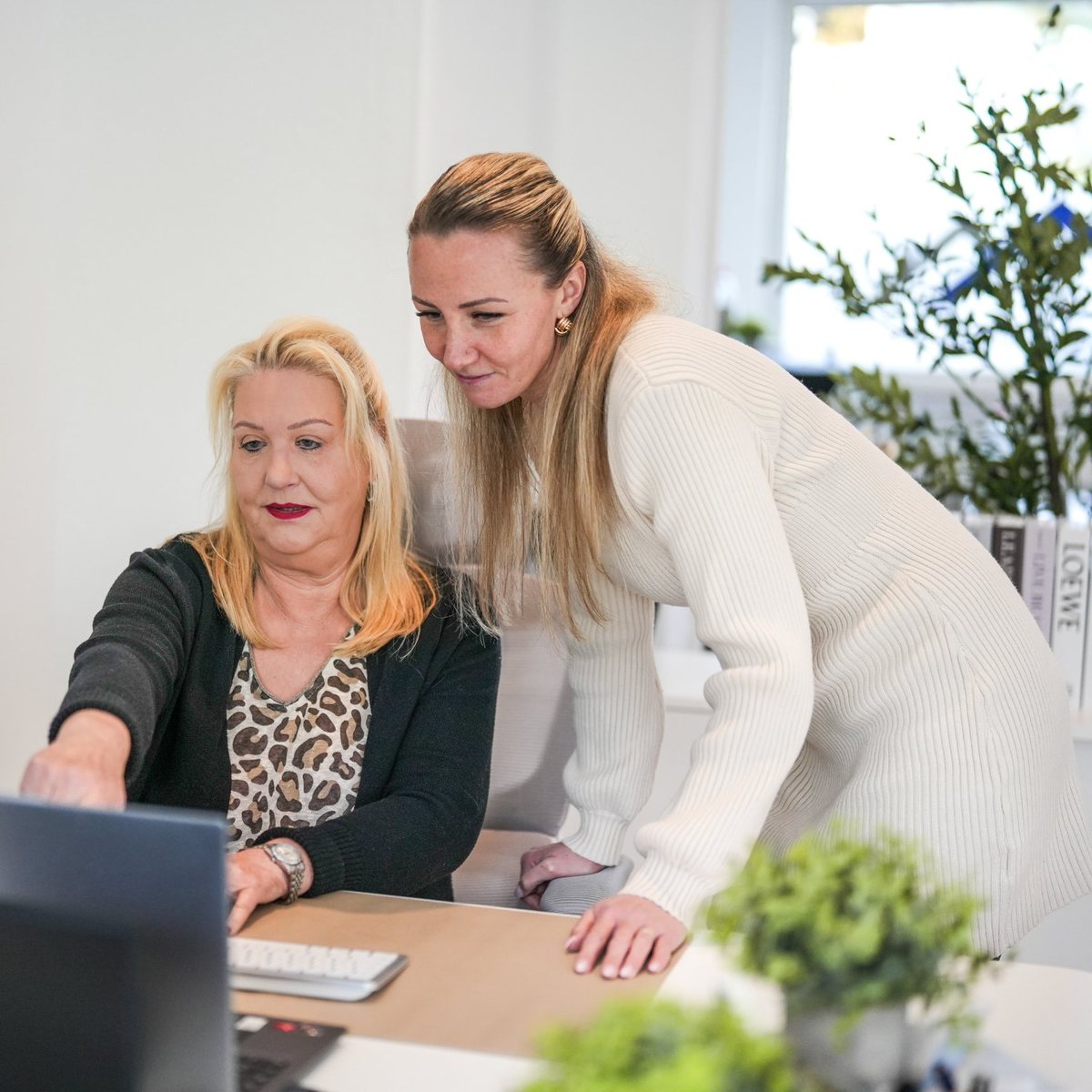 Beratung zur Immobilienbewertung im Büro von Weserland-Immobilien