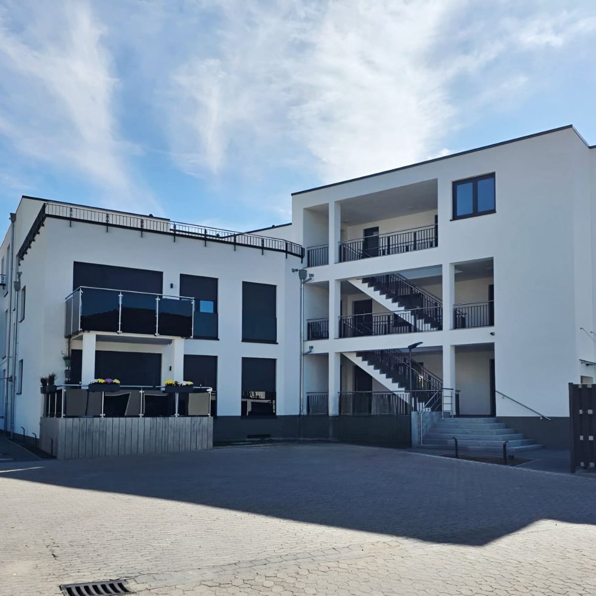 Neubau-Mehrfamilienhaus von Weserland-Immobilien im Weserbergland